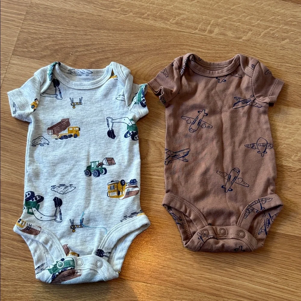 Carter’s Newborn 5 Pack Construction Truck Onesie set
